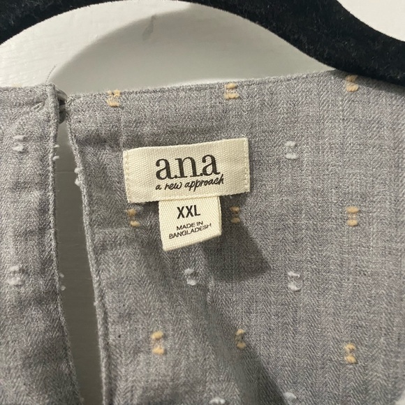 Grey embroidered top! - Picture 4 of 4